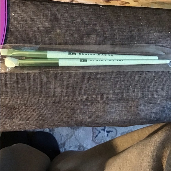 Elaina Badro Contour and Devine Brushes and LUXIE Large Shader - Picture 1 of 3